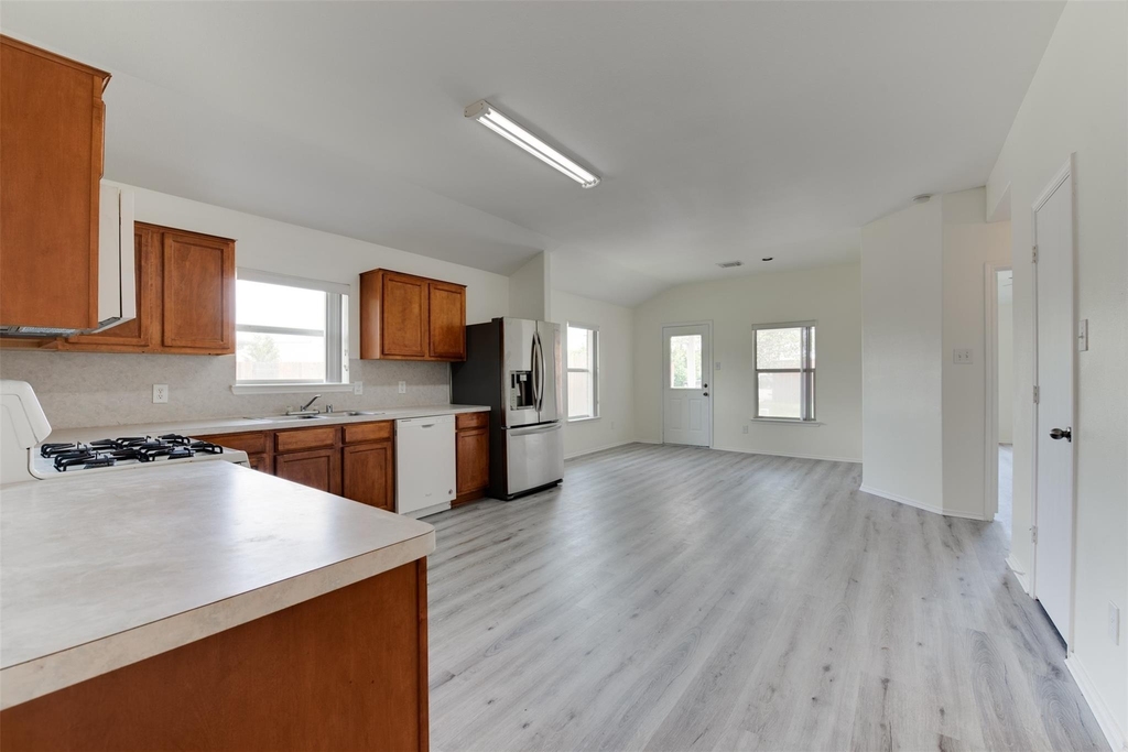 5918 Laramie River Court - Photo 9