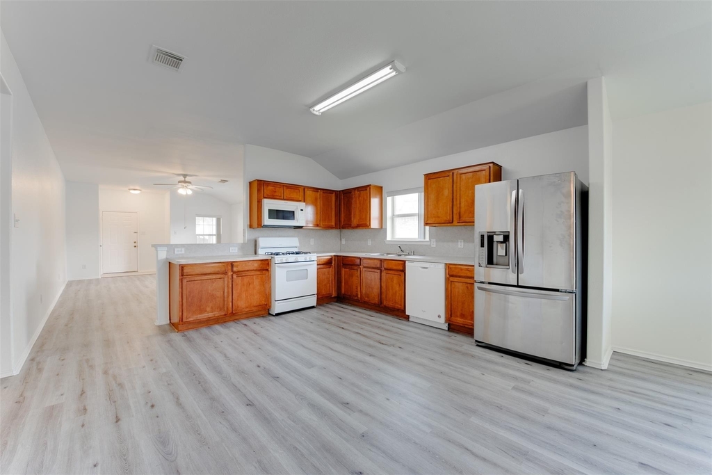 5918 Laramie River Court - Photo 11