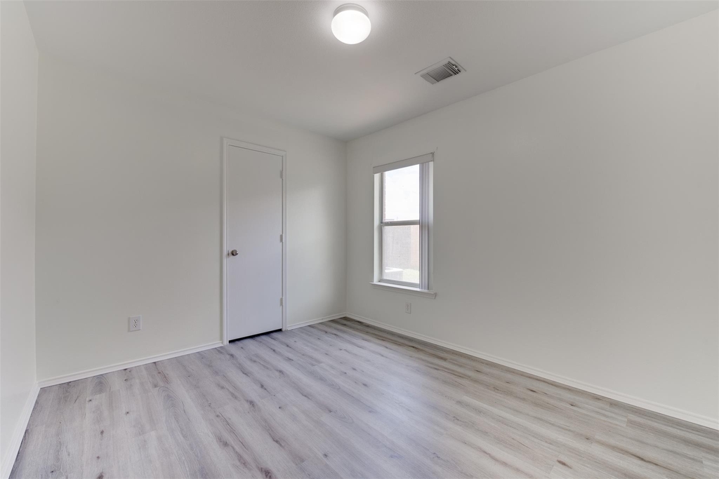 5918 Laramie River Court - Photo 27
