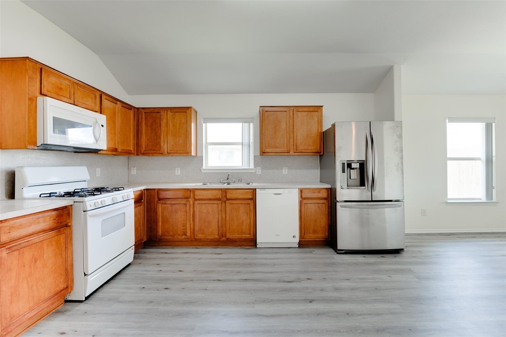 5918 Laramie River Court - Photo 10