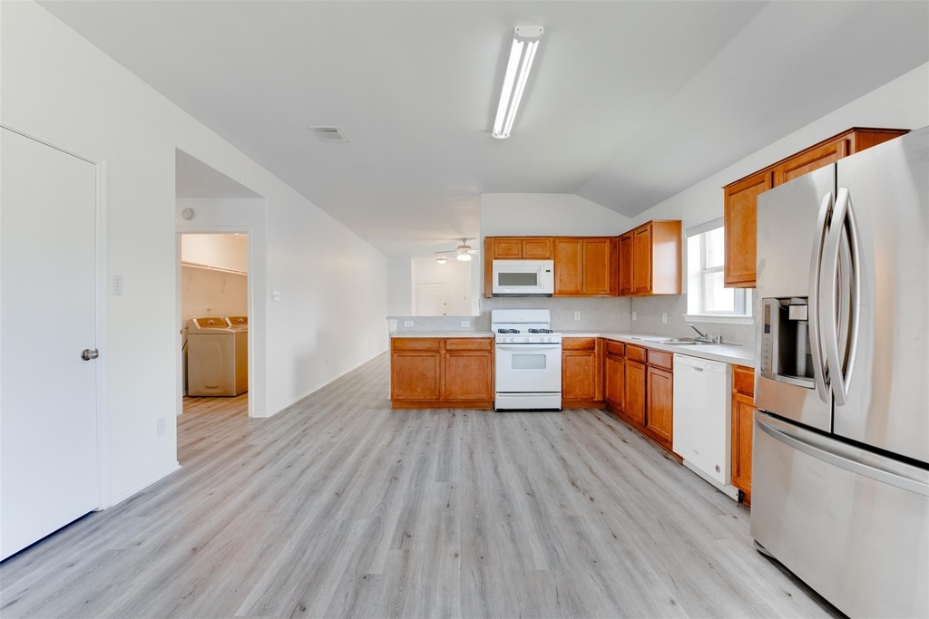 5918 Laramie River Court - Photo 12