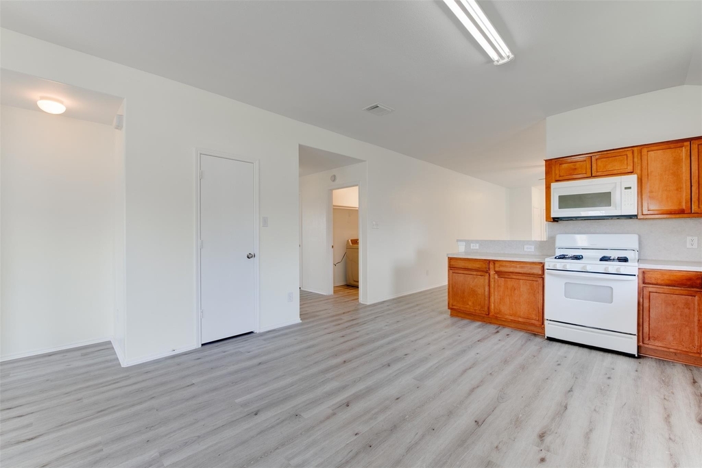5918 Laramie River Court - Photo 13