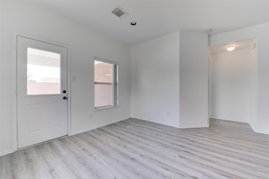 5918 Laramie River Court - Photo 18