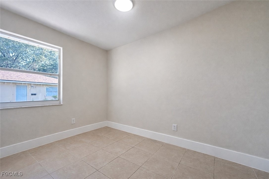 704 Karlov Street - Photo 13