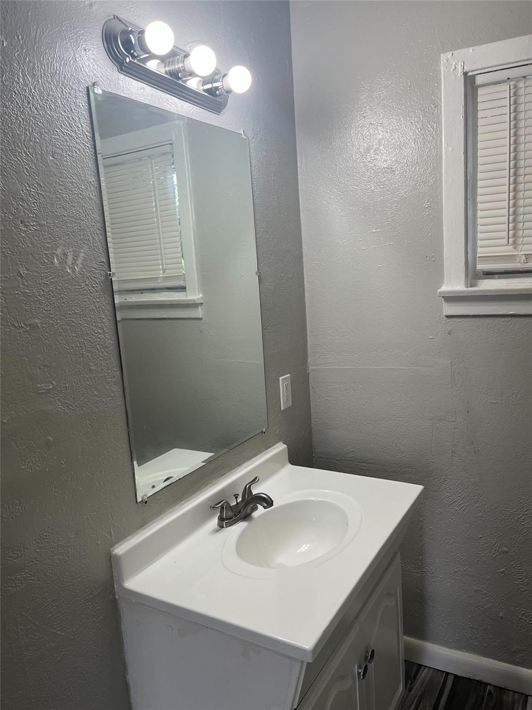 5532 Eskridge - Photo 9