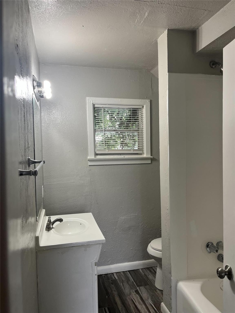 5532 Eskridge - Photo 11