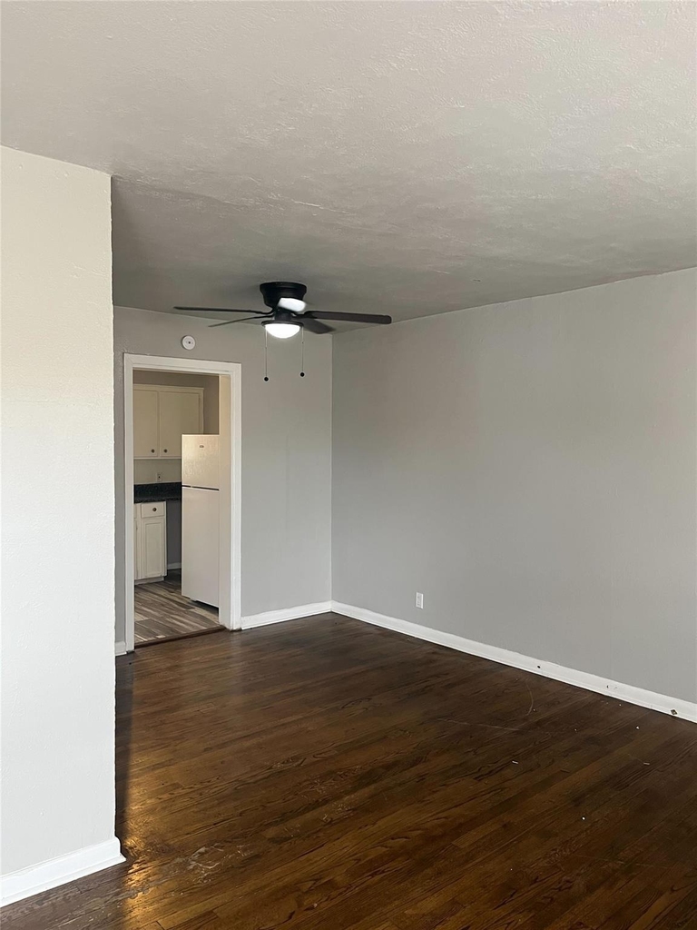 5532 Eskridge - Photo 0