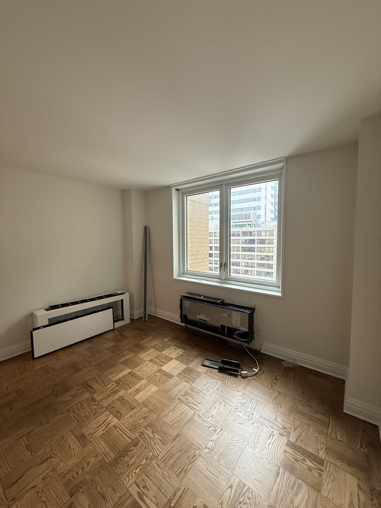 400 East 71st Street - Photo 4