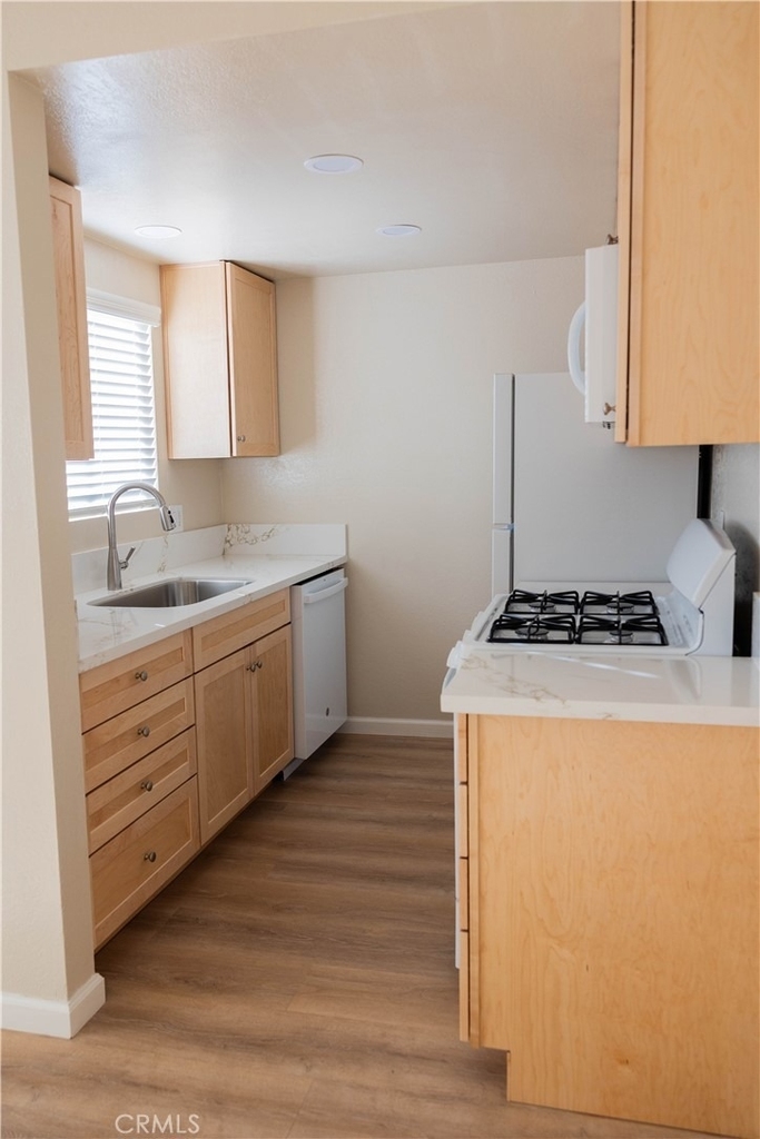 1219 N Edwards Street - Photo 8