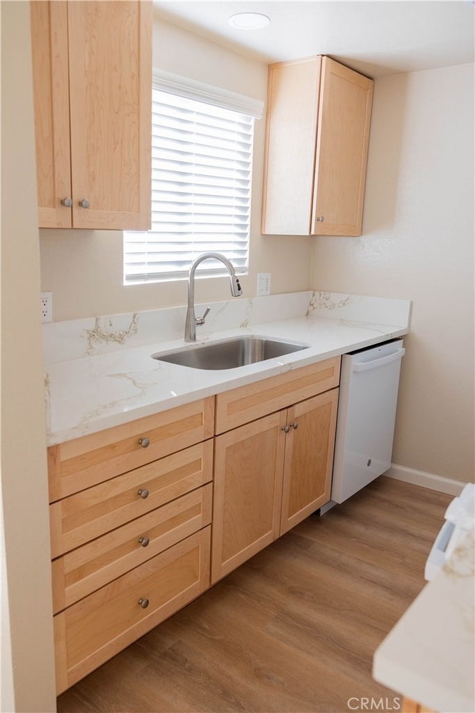 1219 N Edwards Street - Photo 9