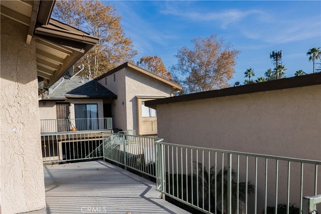 1219 N Edwards Street - Photo 4