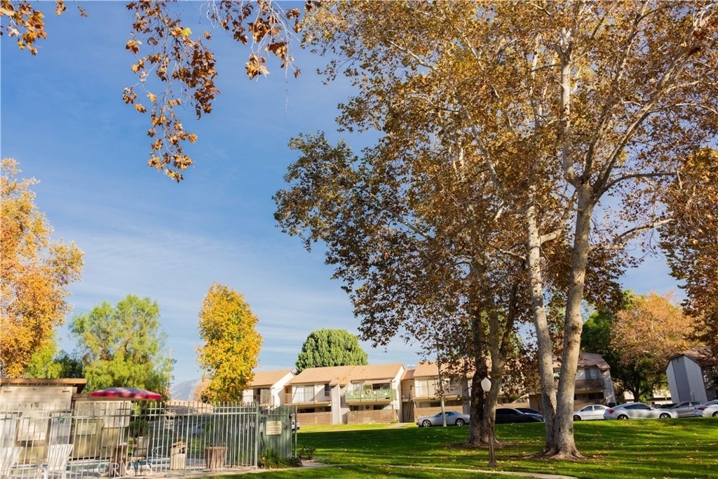 1219 N Edwards Street - Photo 45
