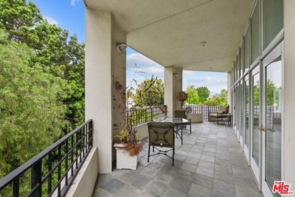 10351 Wilshire Boulevard - Photo 8