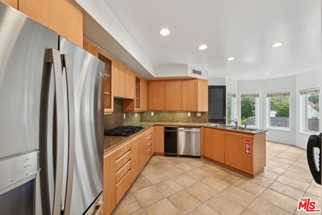 10351 Wilshire Boulevard - Photo 24