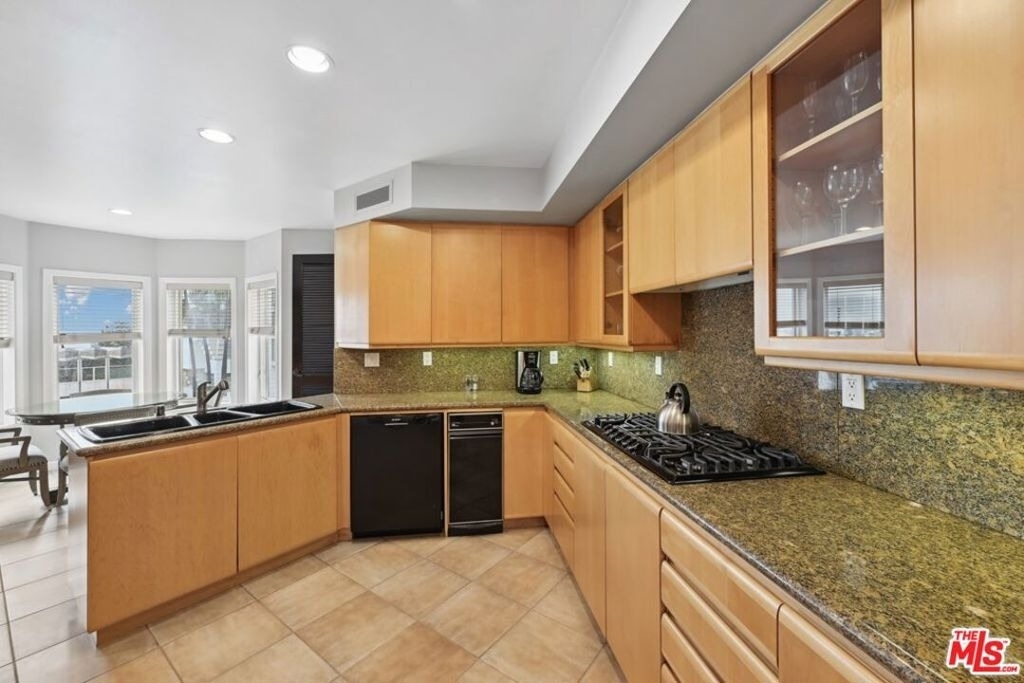 10351 Wilshire Boulevard - Photo 22