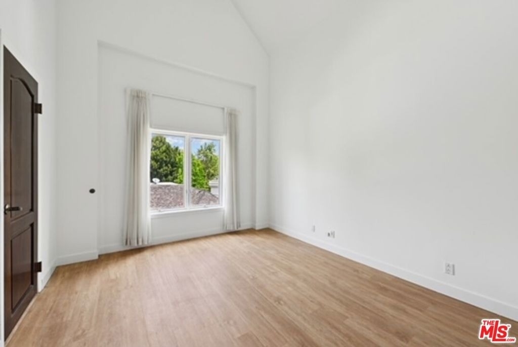 10351 Wilshire Boulevard - Photo 21