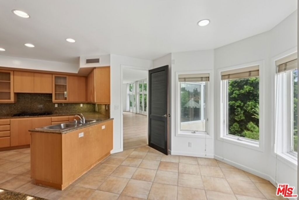 10351 Wilshire Boulevard - Photo 23