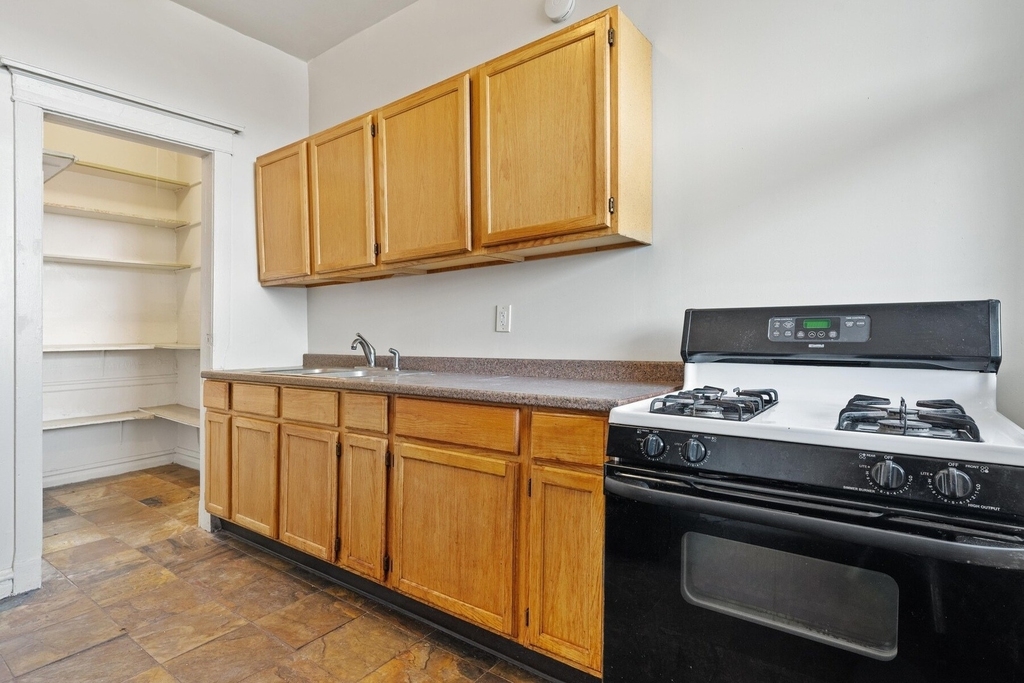 5126 S Greenwood Avenue - Photo 6
