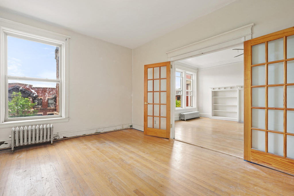 5126 S Greenwood Avenue - Photo 3