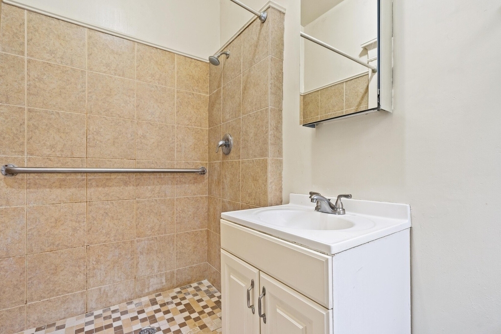 5126 S Greenwood Avenue - Photo 10