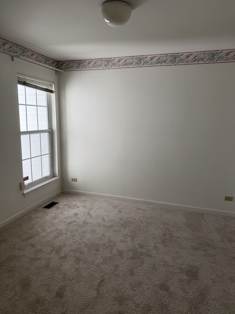 114 Woodbury Lane - Photo 9