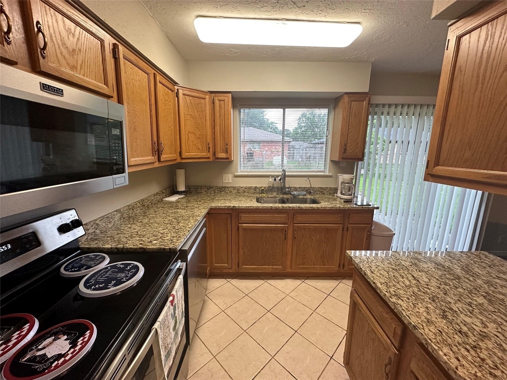 9939 Valley Park Drive - Photo 4