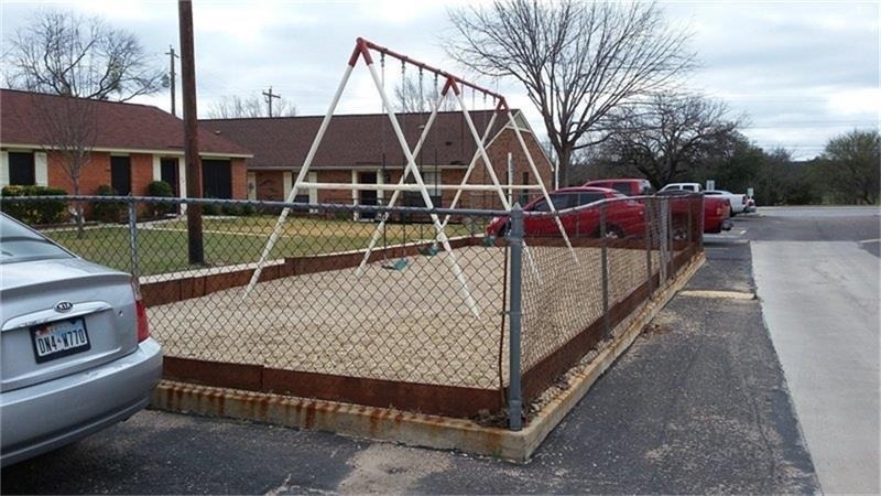 1311 Central Tx Expressway - Photo 5