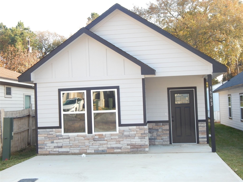 16963 W Juneau - Photo 0