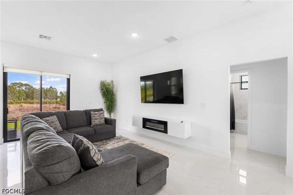 2608 25th Street W - Photo 6