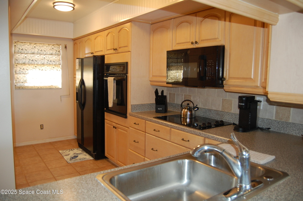 1860 N Atlantic Avenue - Photo 1