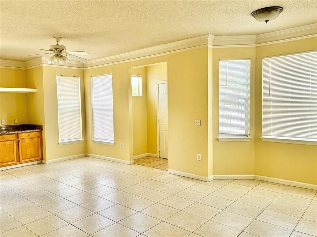 10538 Villa View Circle - Photo 8