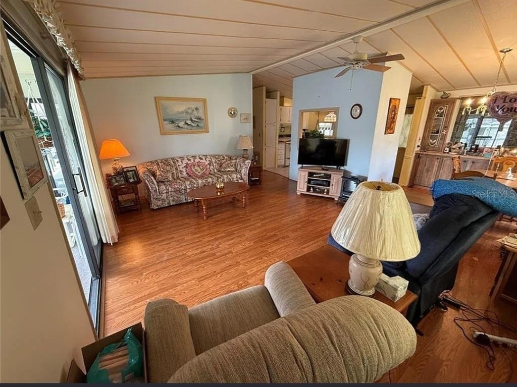 1532 W Schwartz Boulevard - Photo 3