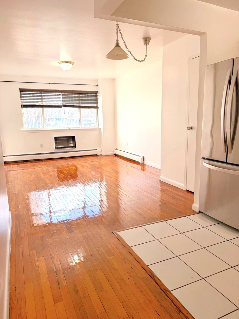 27-10 14th Street - Photo 4