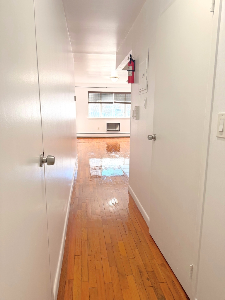 27-10 14th Street - Photo 7