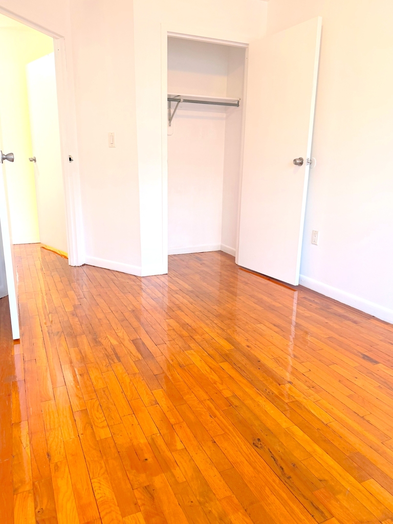 27-10 14th Street - Photo 12