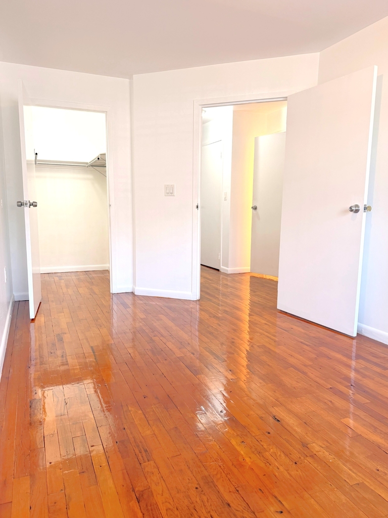 27-10 14th Street - Photo 10