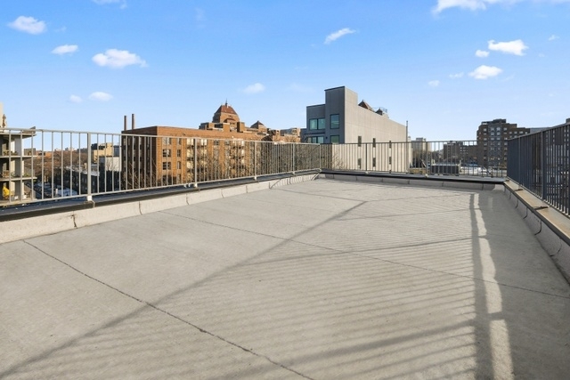 379 Hawthorne Street - Photo 10
