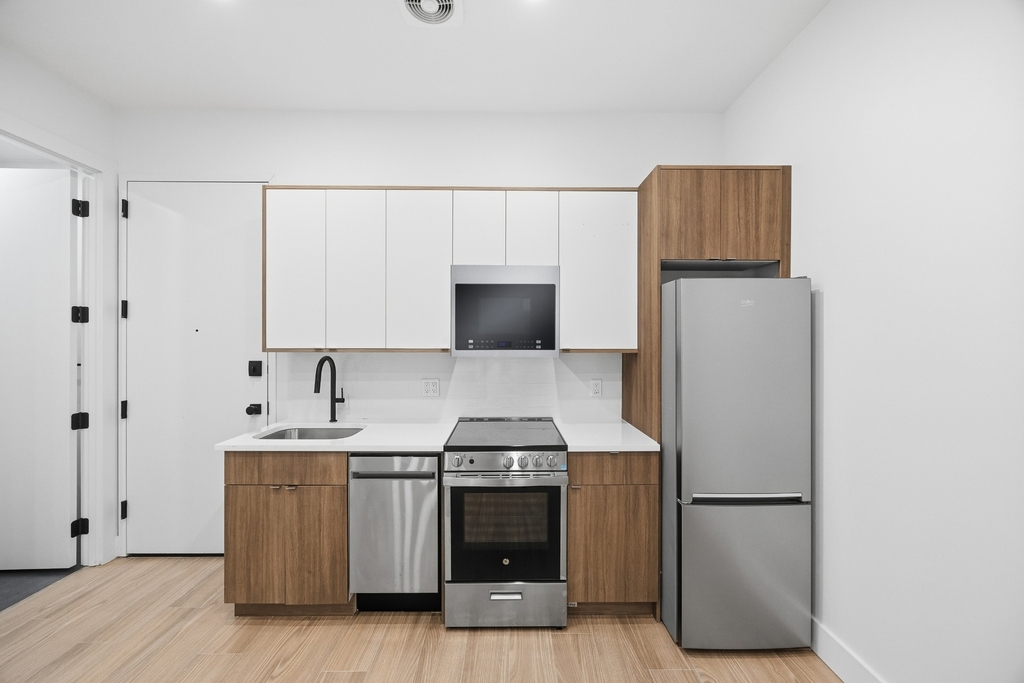 379 Hawthorne Street - Photo 1
