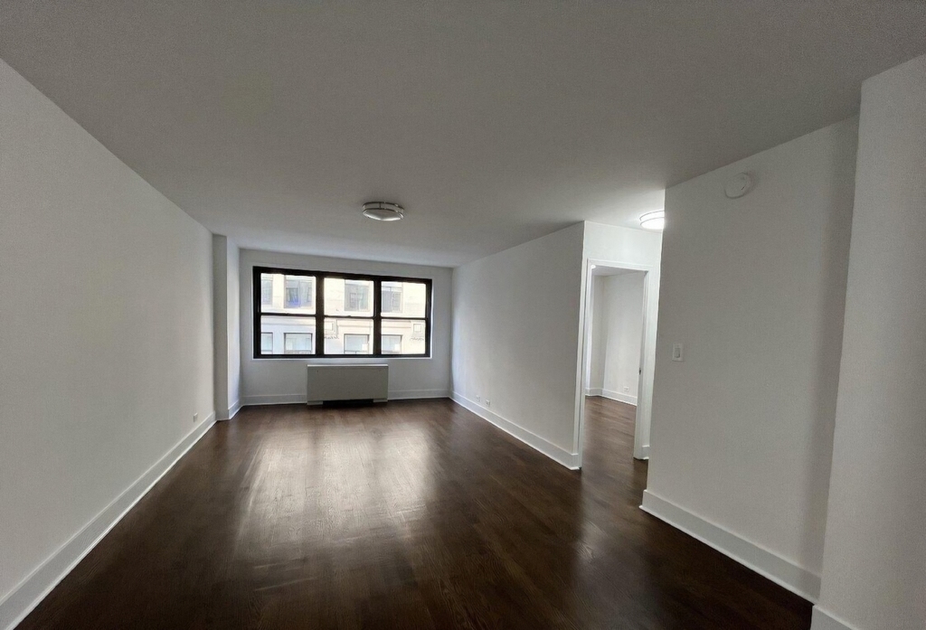 96 5th Avenue - Photo 0