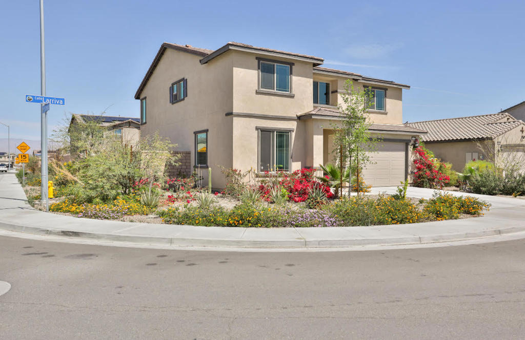 84422 Calle Larriva - Photo 1