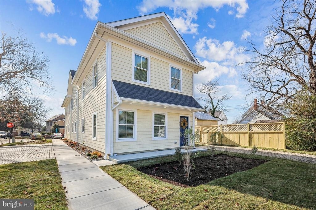 607 North Street - Photo 3