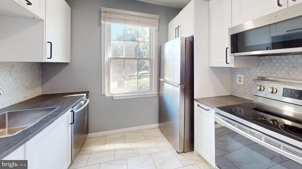 2203 Washington Ave - Photo 1