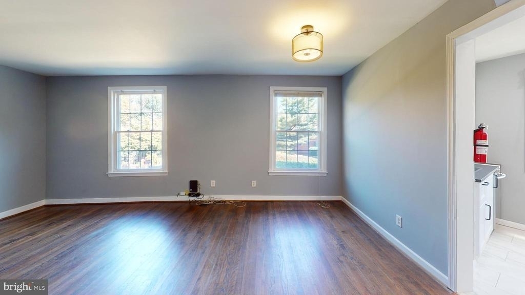 2203 Washington Ave - Photo 2