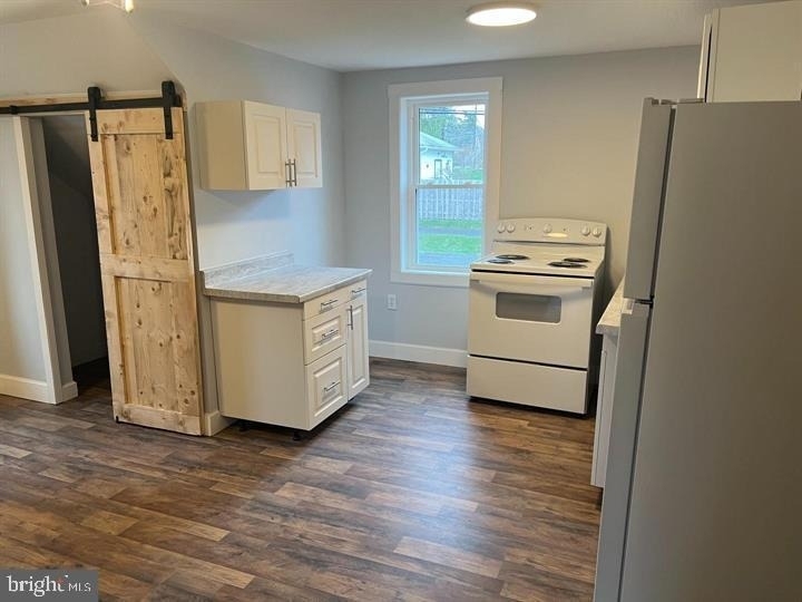 604 E Oak Street - Photo 1
