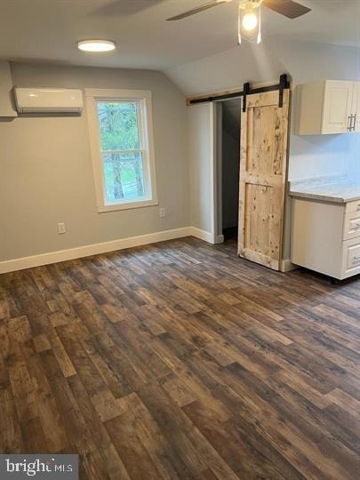 604 E Oak Street - Photo 5