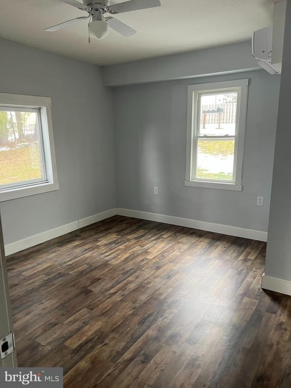 604 E Oak Street - Photo 3