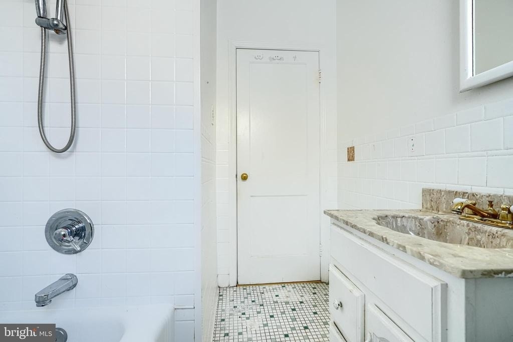 7839 Birmingham Avenue - Photo 14