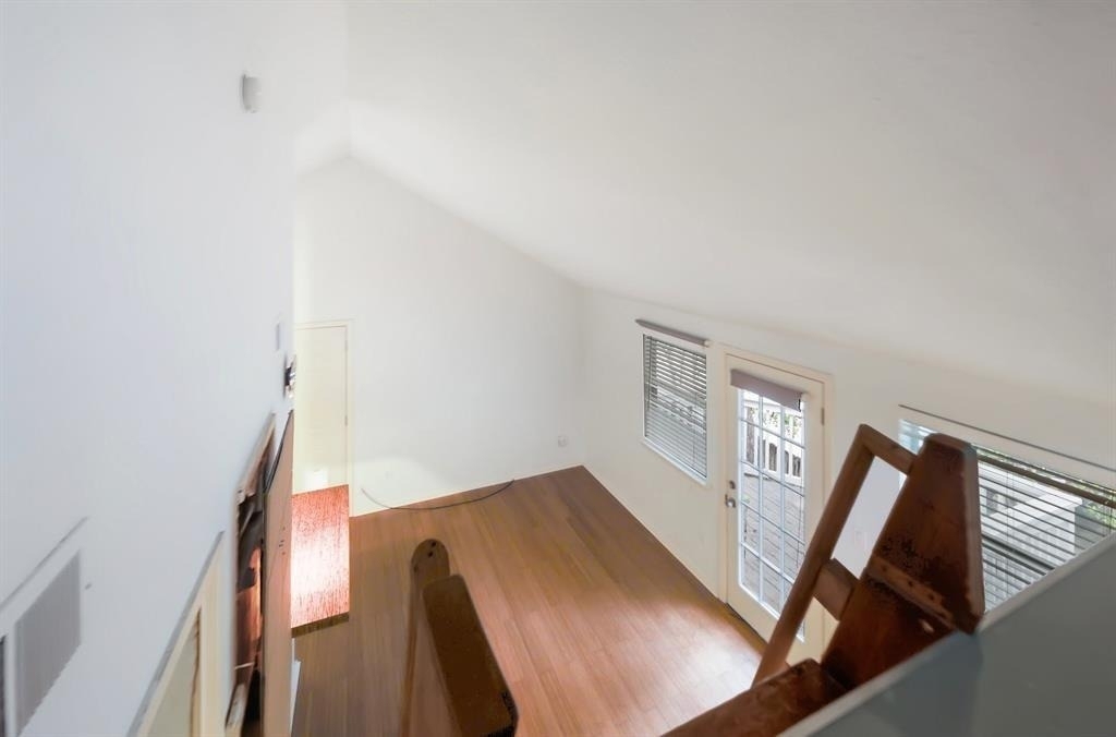 1110 W 22nd St - Photo 6