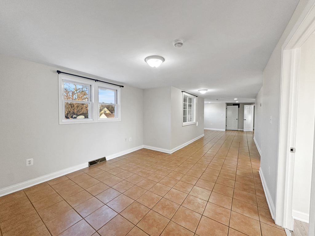 3135 Chicago Road - Photo 8