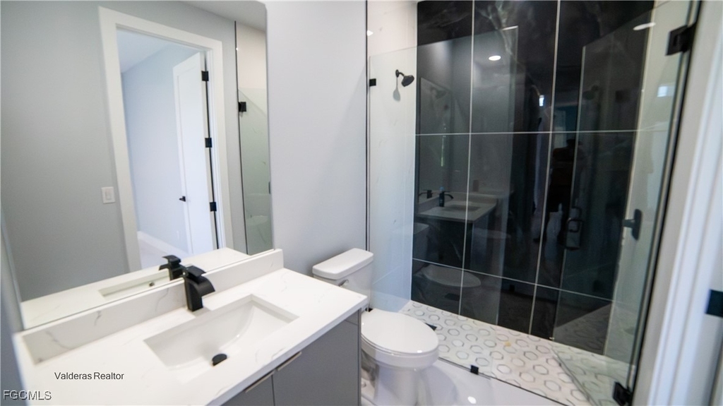2401/2403 Matena Avenue S - Photo 10